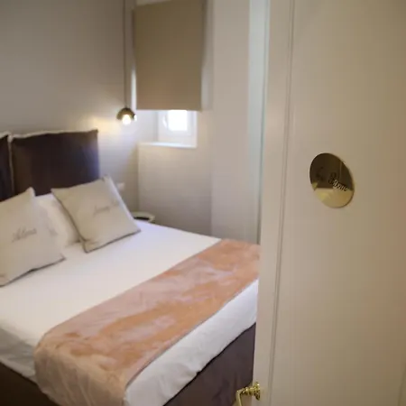 Alma Luxury Guest house *